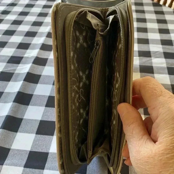 Jessica Simpson Clutch Zipper Wallet Gray & Metallic Color Faux Leather design - Picture 8 of 9